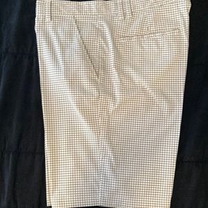 Men’s Izod golf shorts size 38.